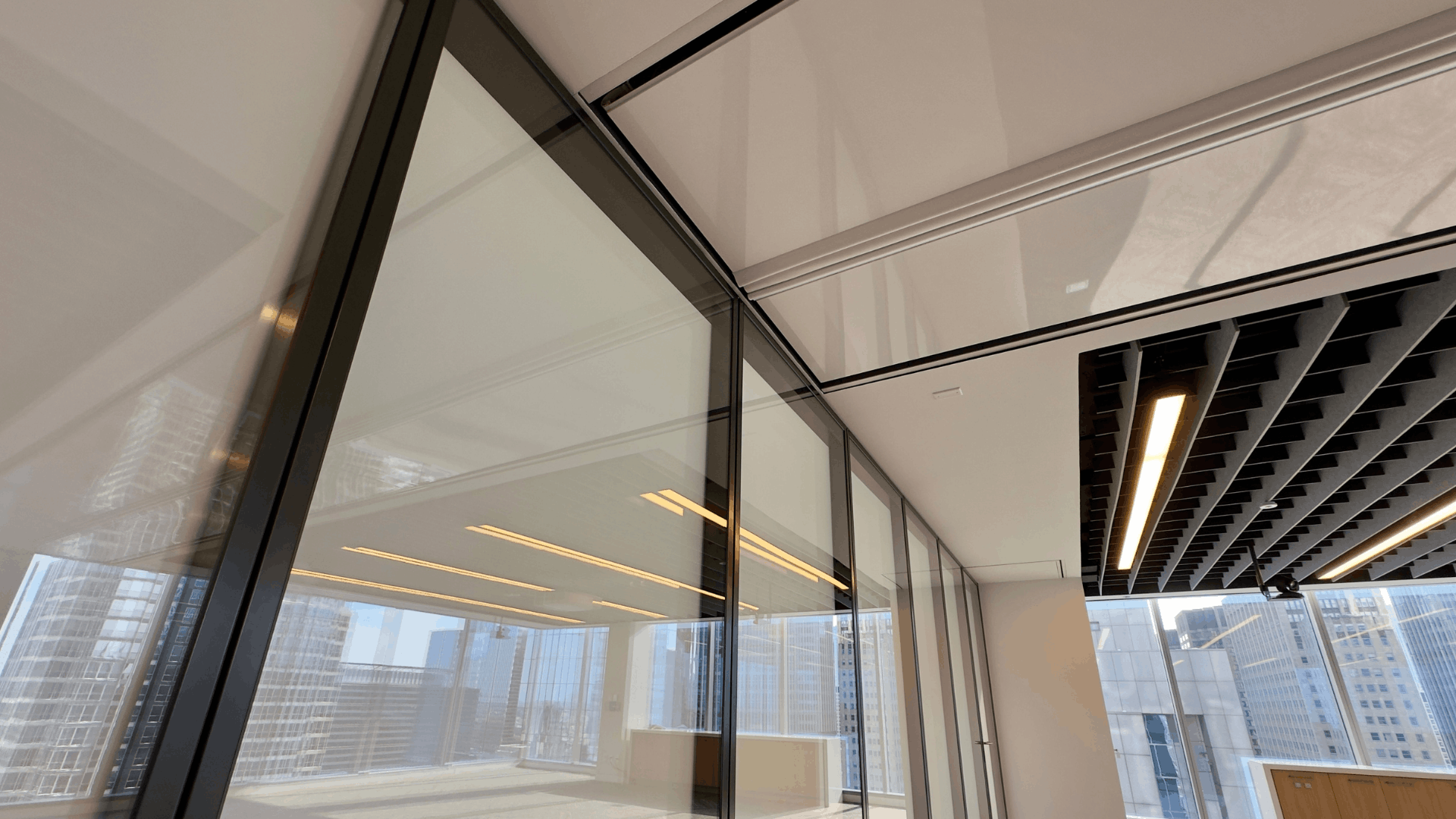 Modernfold-Acousti-Clear-and-Skyfold-Zenith-Premium-operable-walls